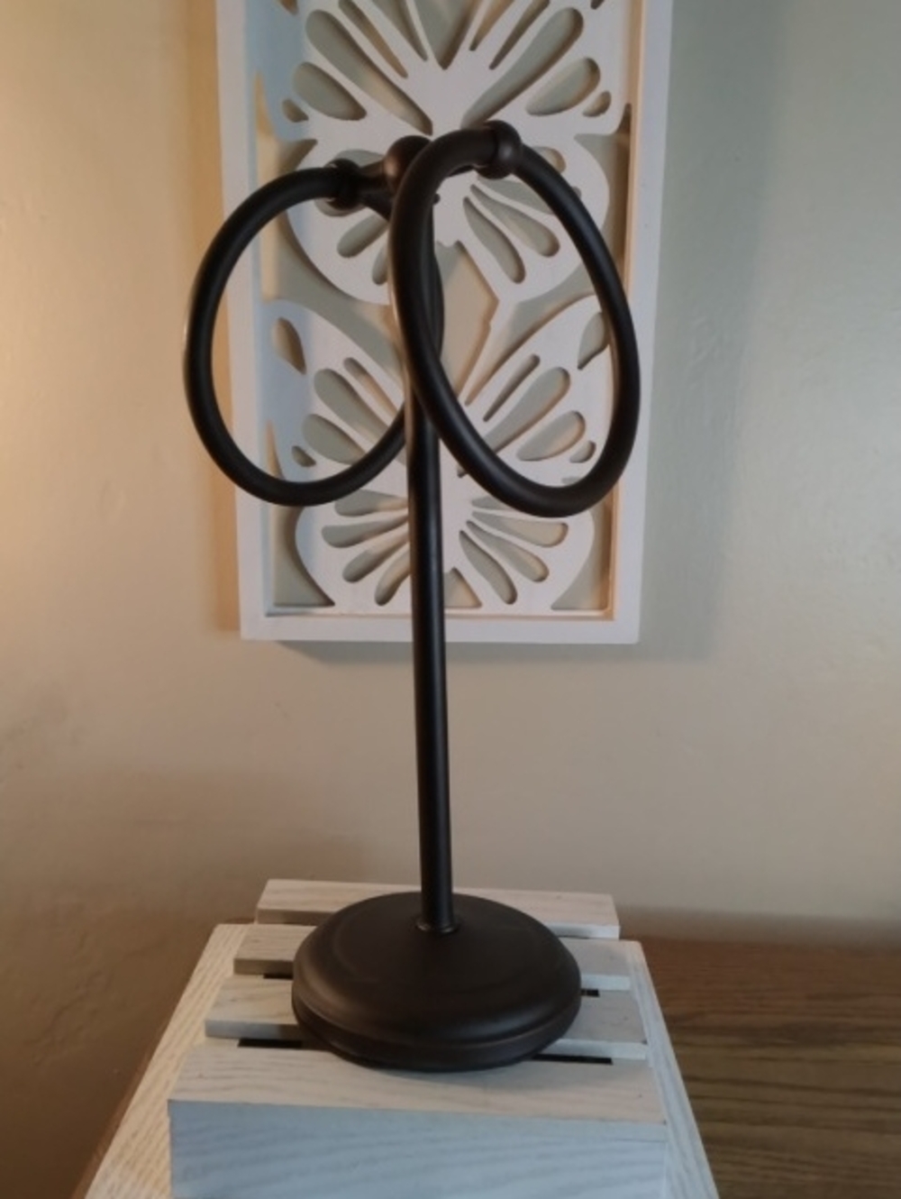 Black Metal Standing Towel   Holders